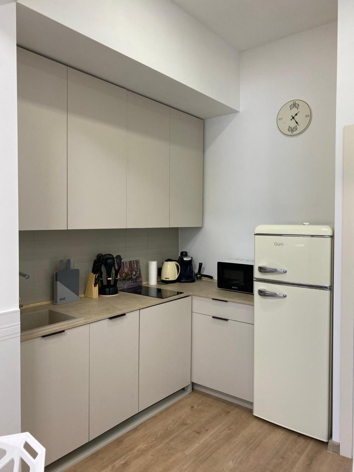 3 Bedrooms Apartment On Nasypna 3 Lviv Bagian luar foto